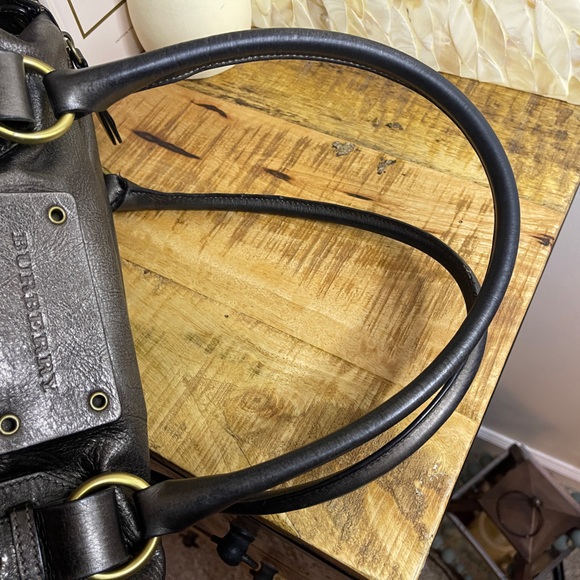 BURBERRY Metallic Leather Barrel Bag Satchel - Picture 4 of 14